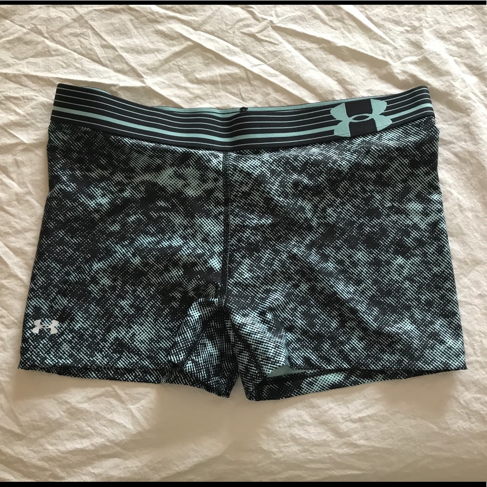 Under Armour Fit compression shorts size L